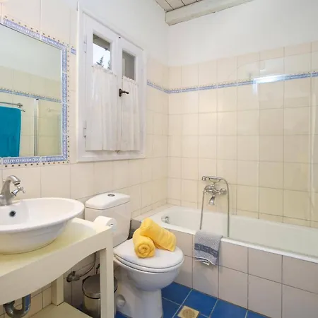 Dimitra Fiskardo By Villa Tzamarelata